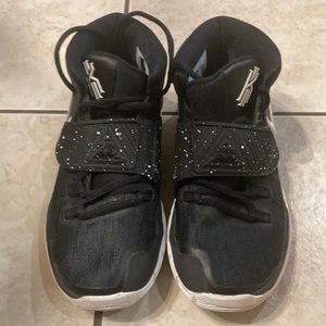 Kyrie 6 basketball shoe size 4y kids